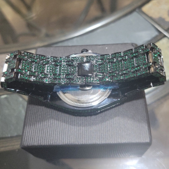 Mens Luxury Full Ice Green Simulated Diamond Hip Hop Bling Quartz Movement Watch - Picture 4 of 12